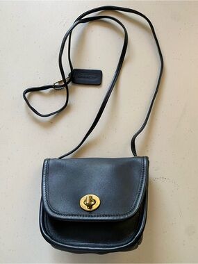 Vintage Coach Mini Everett 9934 Black Leather Turnlock Crossbody Bag